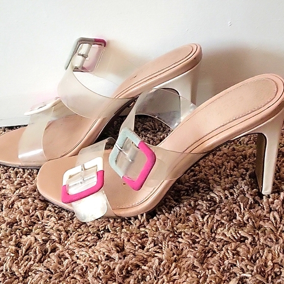 Pink Heels - Picture 2 of 4